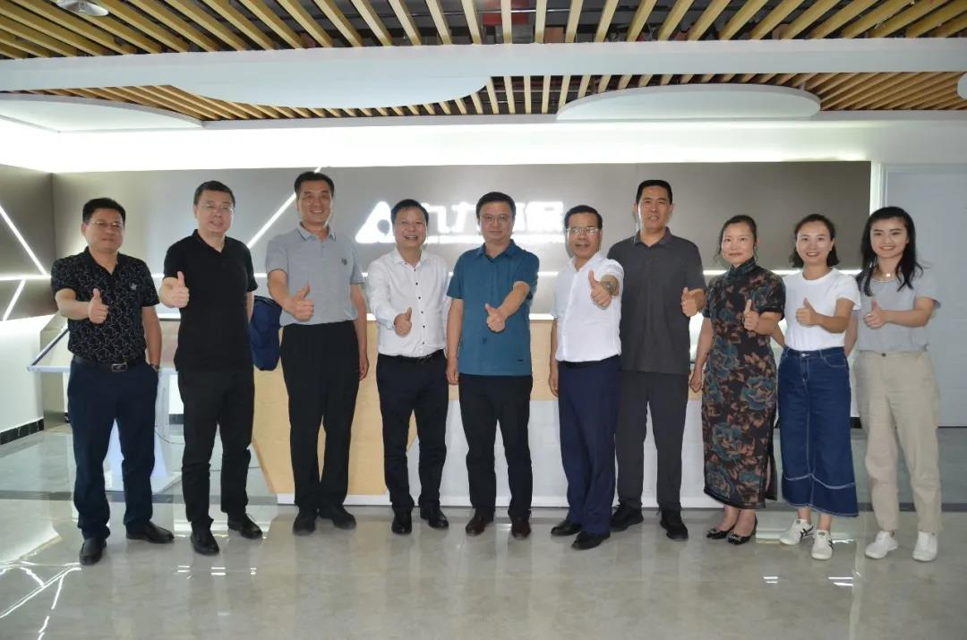 寧夏自治區(qū)工商聯(lián)主席何曉勇一行來到九九環(huán)保考察指導(dǎo)